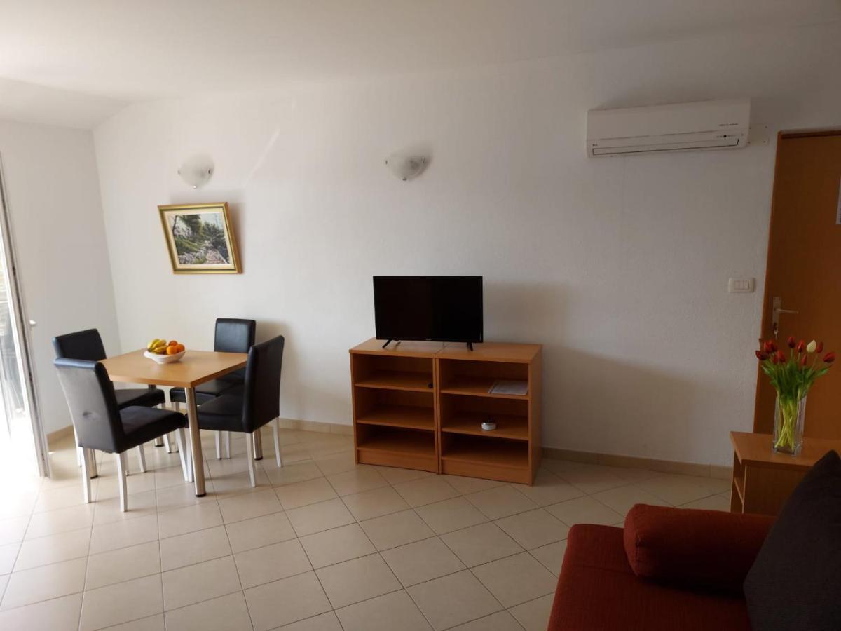 Apartments Neva Makarska Ngoại thất bức ảnh