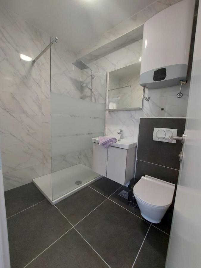 Apartments Neva Makarska Ngoại thất bức ảnh