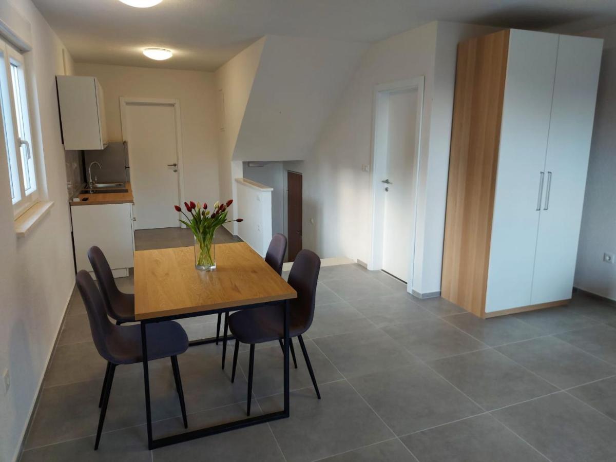 Apartments Neva Makarska Ngoại thất bức ảnh