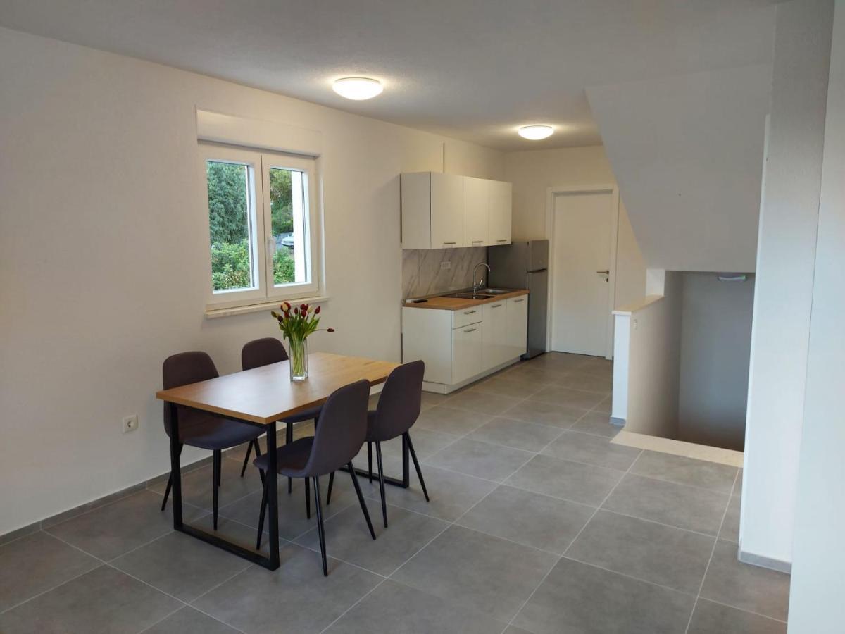 Apartments Neva Makarska Ngoại thất bức ảnh