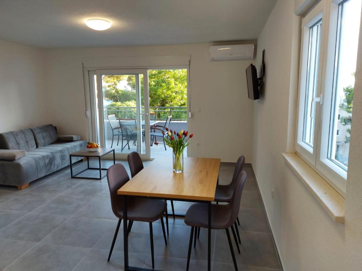 Apartments Neva Makarska Ngoại thất bức ảnh