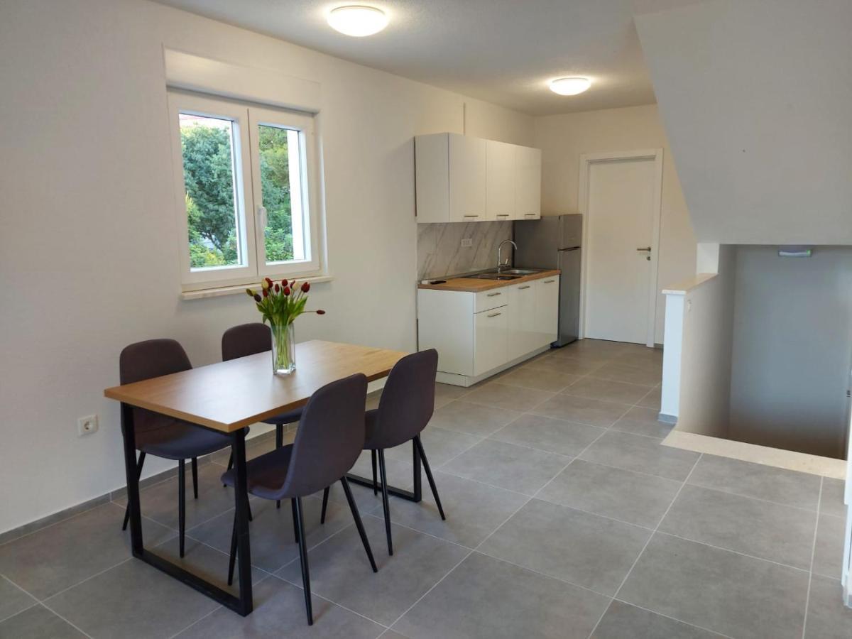Apartments Neva Makarska Ngoại thất bức ảnh