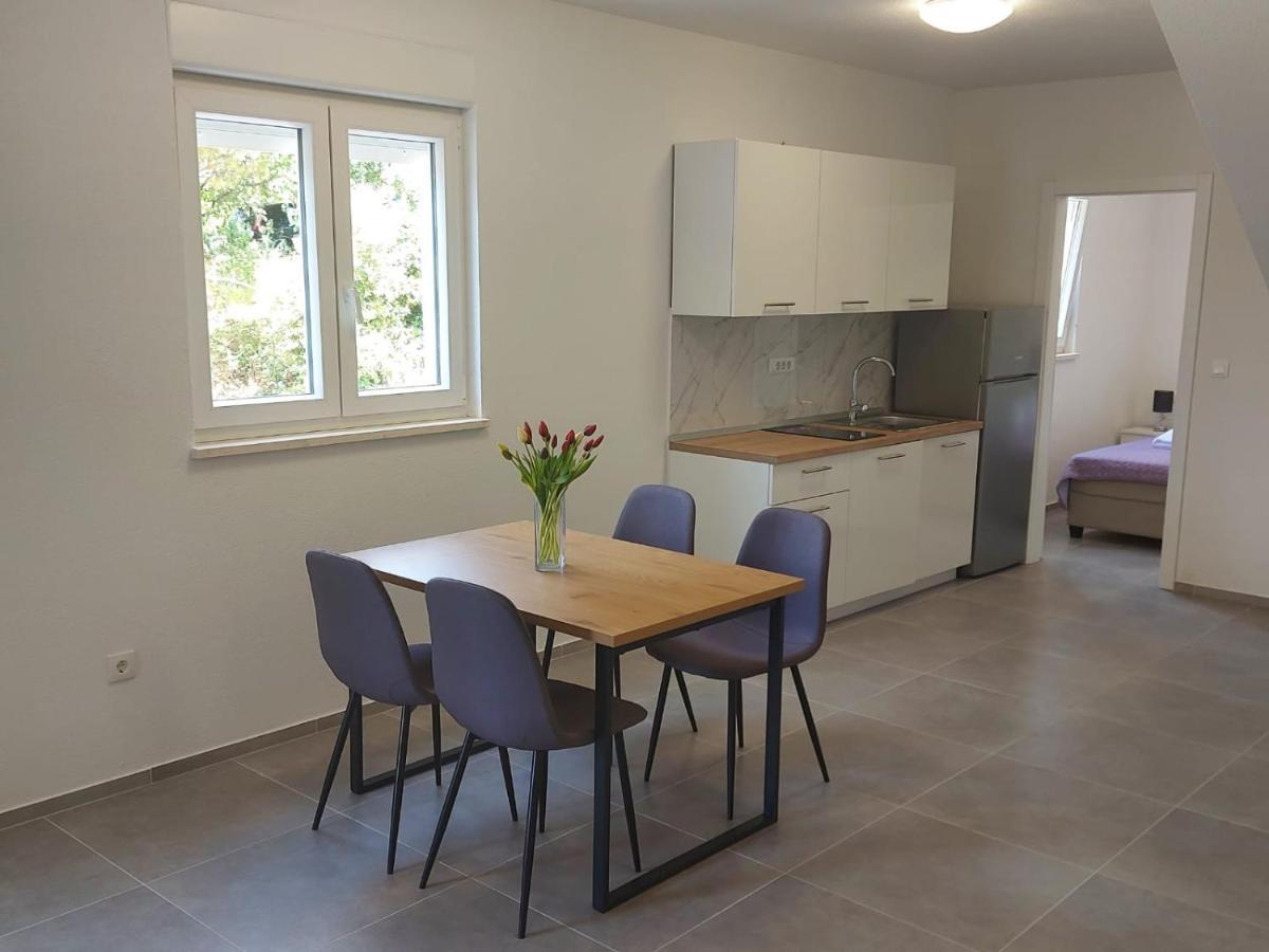 Apartments Neva Makarska Ngoại thất bức ảnh