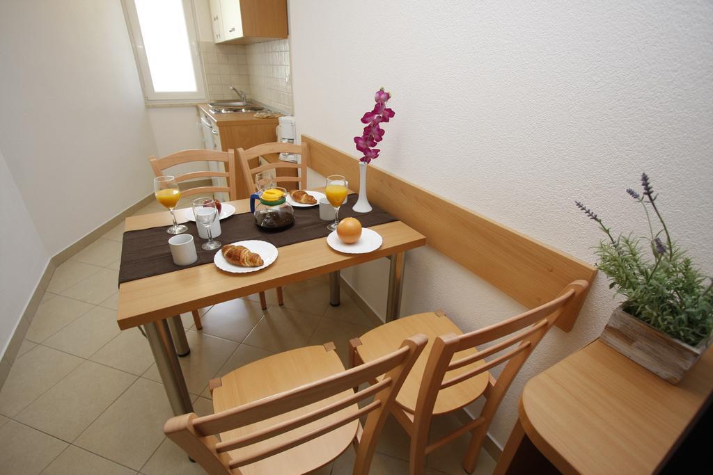 Apartments Neva Makarska Phòng bức ảnh