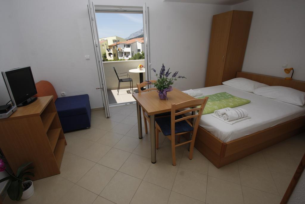 Apartments Neva Makarska Phòng bức ảnh