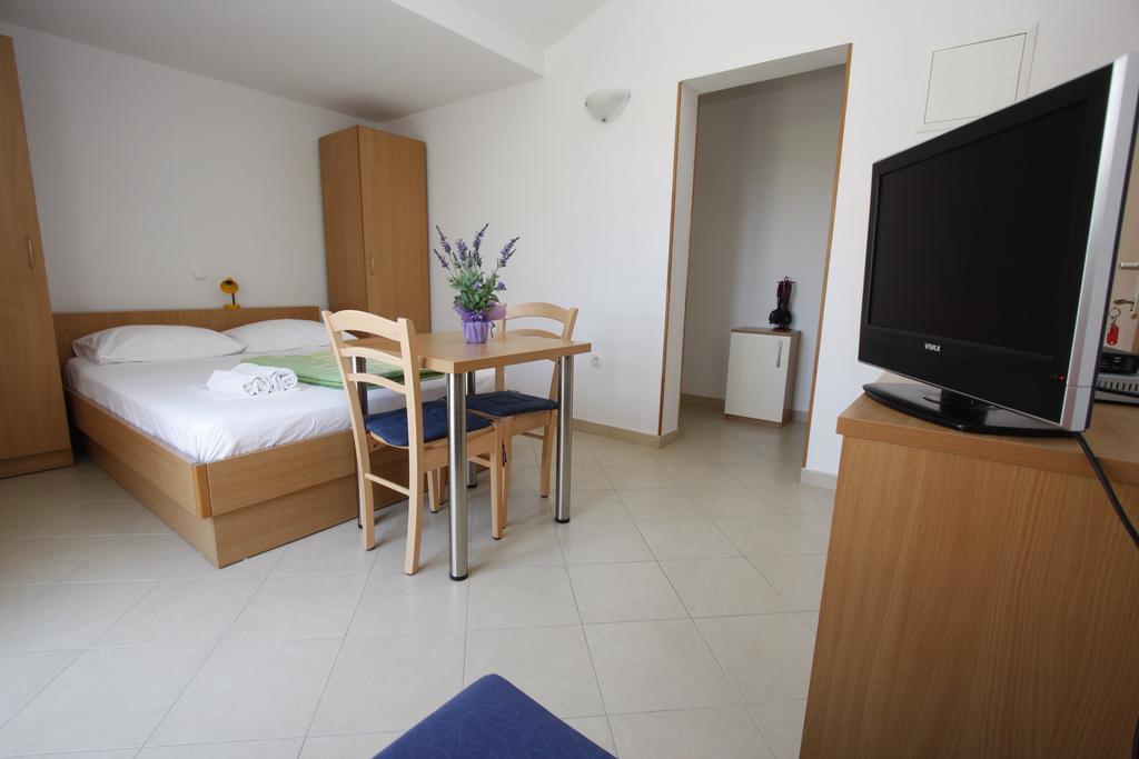 Apartments Neva Makarska Phòng bức ảnh
