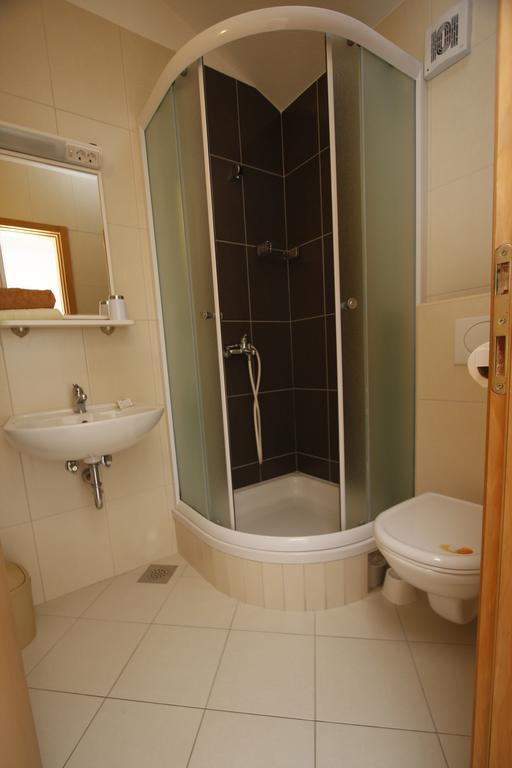 Apartments Neva Makarska Phòng bức ảnh