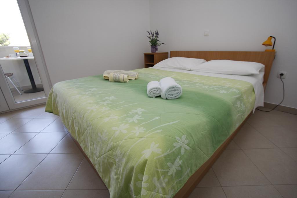 Apartments Neva Makarska Phòng bức ảnh