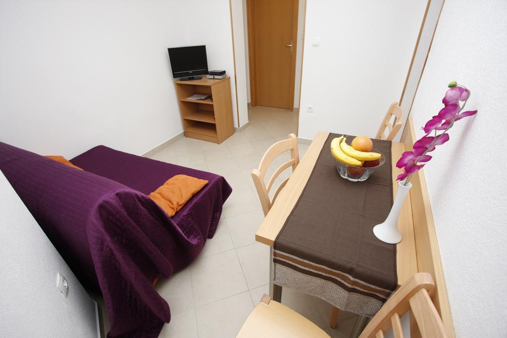 Apartments Neva Makarska Phòng bức ảnh