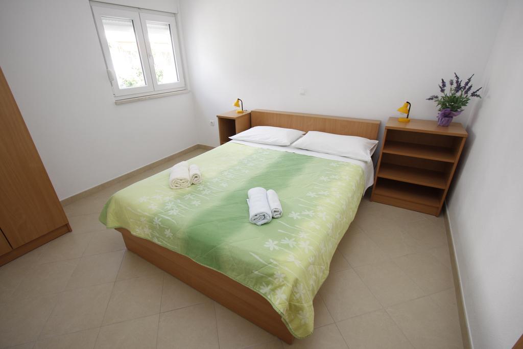 Apartments Neva Makarska Ngoại thất bức ảnh