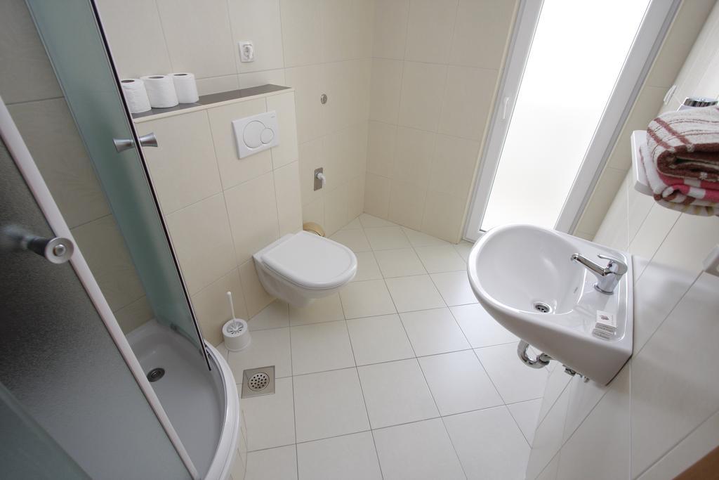 Apartments Neva Makarska Phòng bức ảnh
