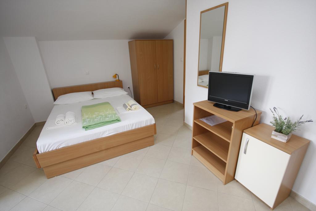 Apartments Neva Makarska Phòng bức ảnh