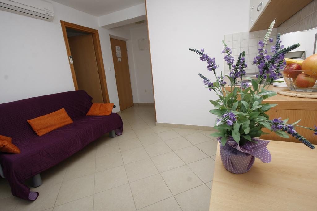 Apartments Neva Makarska Phòng bức ảnh