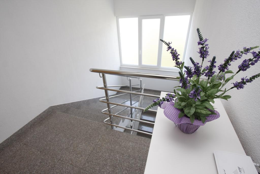 Apartments Neva Makarska Ngoại thất bức ảnh