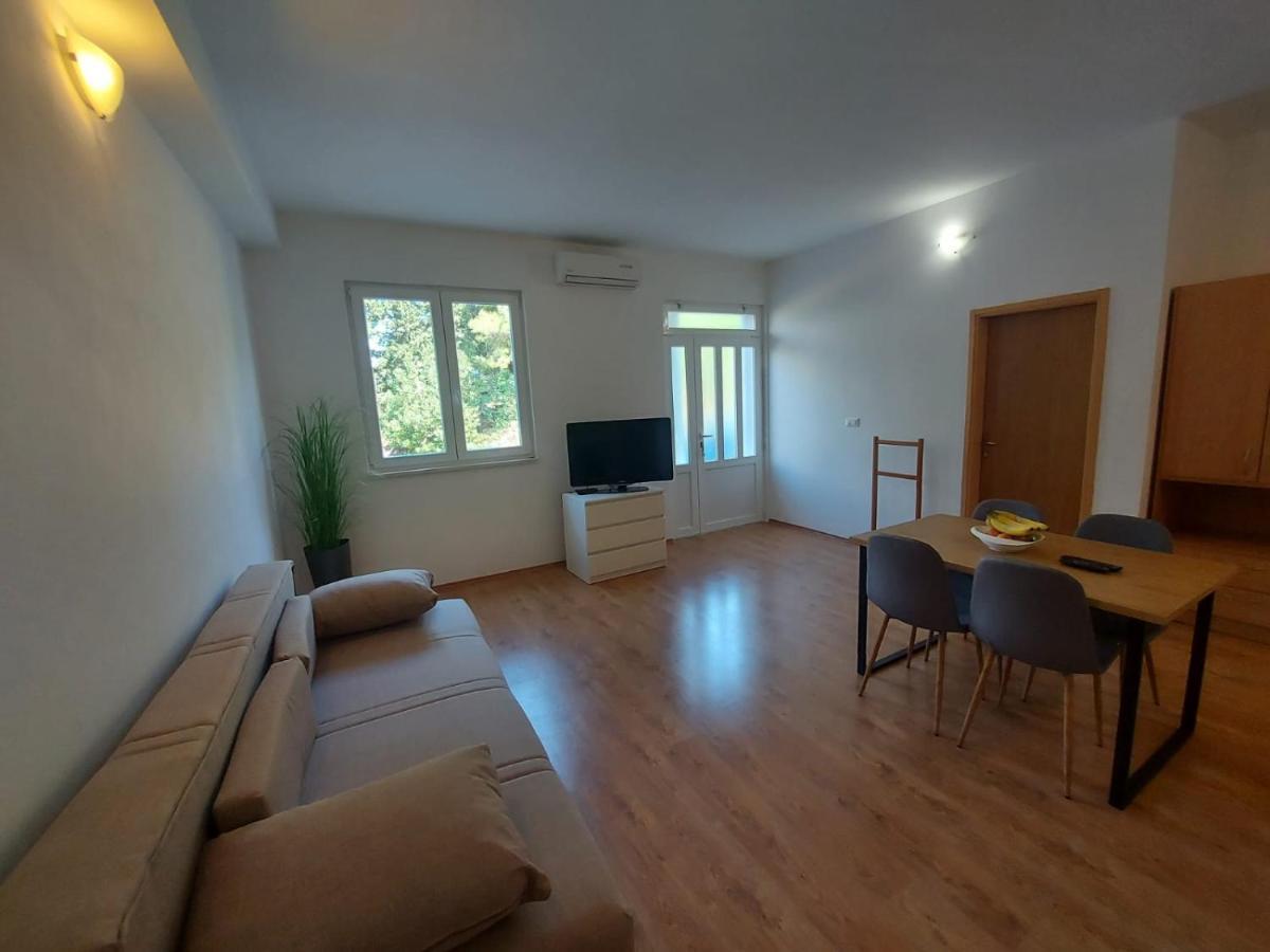 Apartments Neva Makarska Ngoại thất bức ảnh