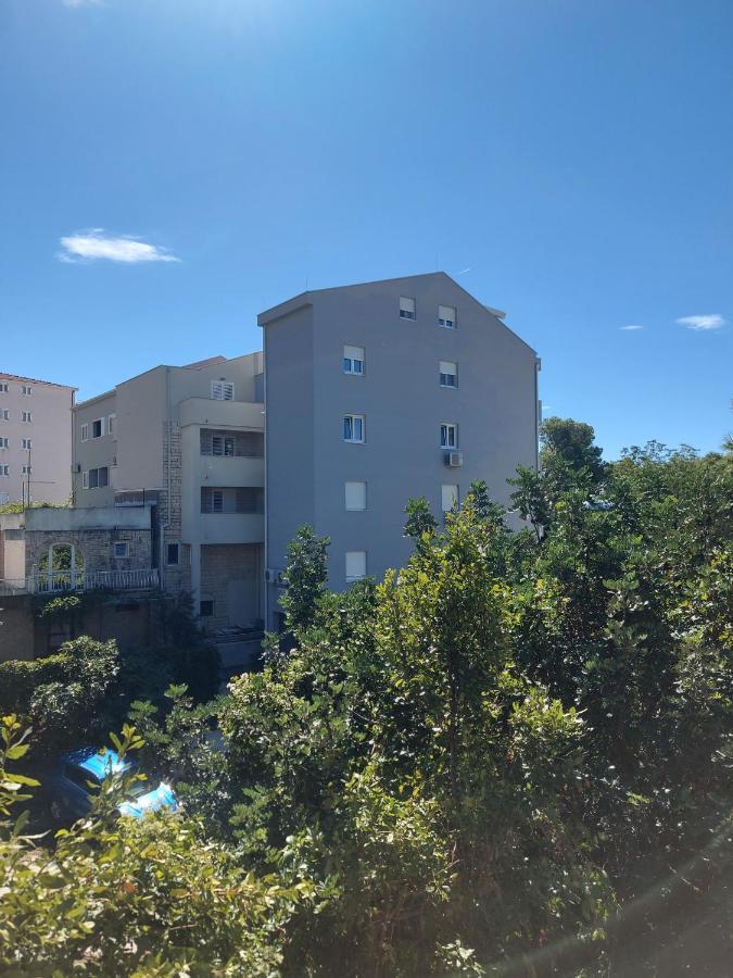 Apartments Neva Makarska Ngoại thất bức ảnh