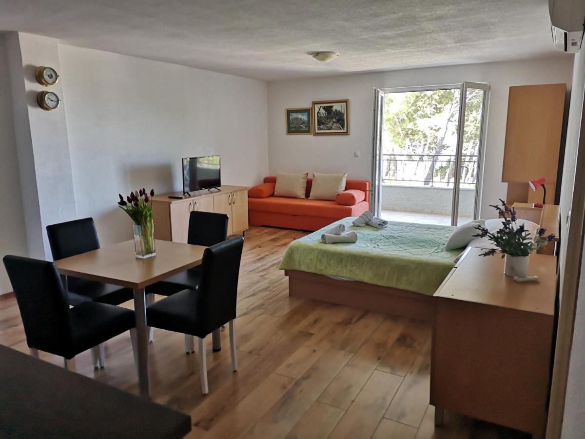 Apartments Neva Makarska Ngoại thất bức ảnh