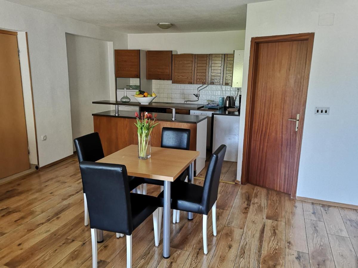 Apartments Neva Makarska Ngoại thất bức ảnh
