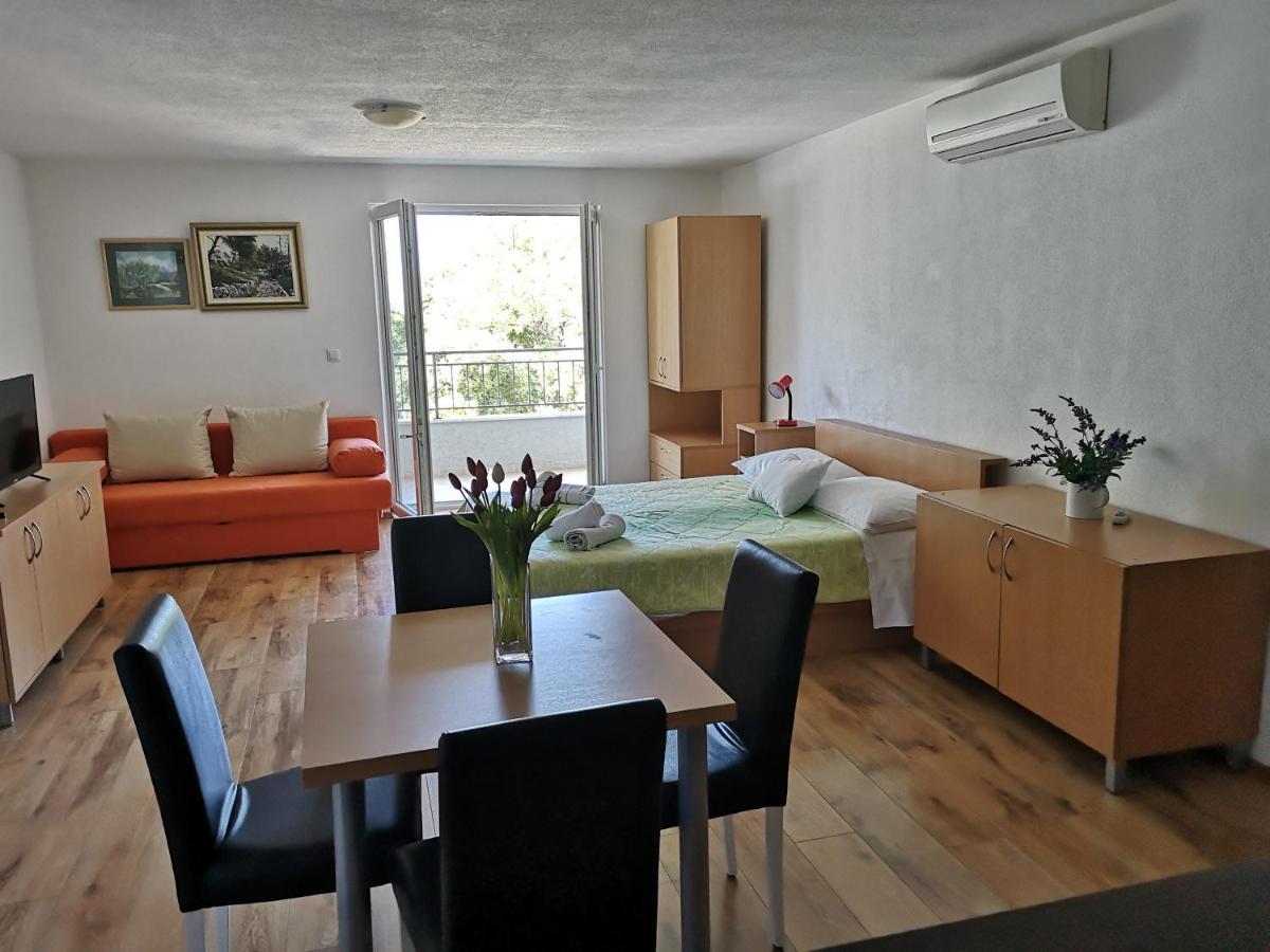 Apartments Neva Makarska Ngoại thất bức ảnh